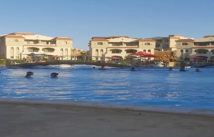 شاليه 150م ف لاسرينا الساحل ع البحر مباشرة تشطيب سوبر لوكس
